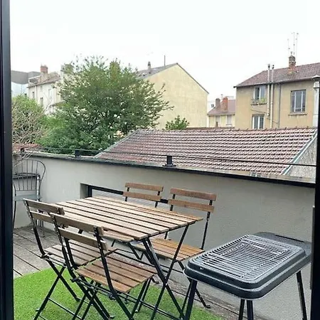 Penthouse T2 Metro Gratteciel Apartment Villeurbanne Exterior photo